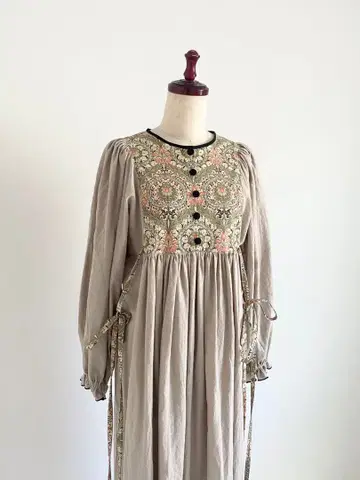 베스트풍 볼륨 소매 원피스