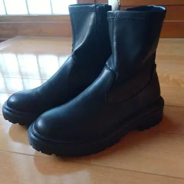 블랙 숏부츠 GU 울트라 스트레치 볼륨 밑창 부츠 L 사이즈