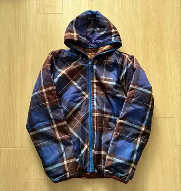 다운 자켓 브라운 네이비 체크 무늬