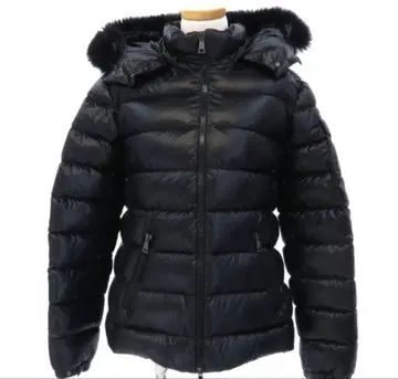 후드 부착 블랙 다운 자켓