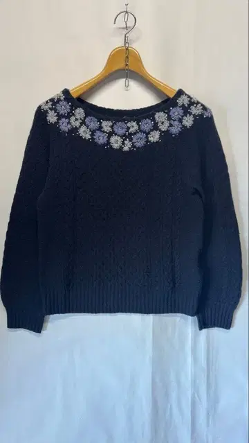 anatelier 아나텔리어 꽃 자수 케이블 니트 네이비 울 38