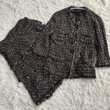 새상품급 잉게보그 트위드 스커트 셋업 티어드 프린지