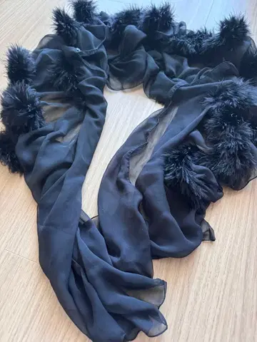 블랙 쉬폰 퍼 장식 파티 숄