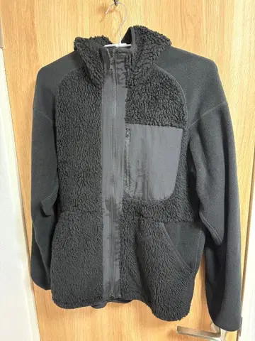 유니클로 화이트 마운티니어링 플리스 풀 집업 후드티 L 블랙