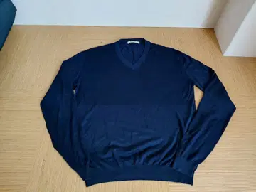 발리 네이비 V넥 스웨터 실크 캐시미어