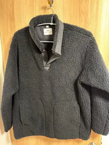 UNIQLO 화이트 마운티니어링 플리스 보아 자켓