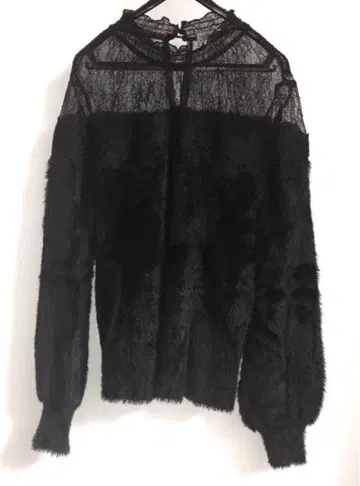 NICE CLAUP 레이스 절개 퍼 니트 플라워 모티브 블랙