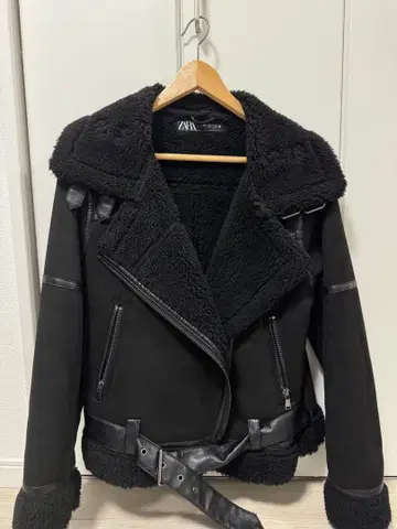 ZARA 블랙 무스탕 코트 EU L