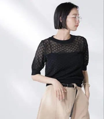 레이스 패턴 크루넥 반팔 니트 블랙