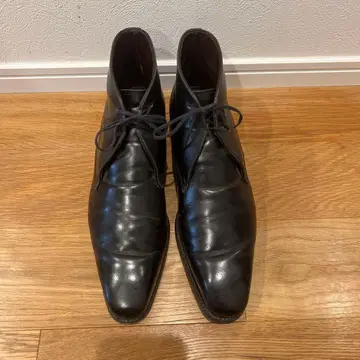 BARNEYS NEWYORK 블랙 가죽 처카 부츠 러버 솔 8 1/2