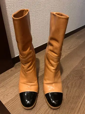 LOVE COULER 러브 클레르 바이컬러 미디 기장 부츠