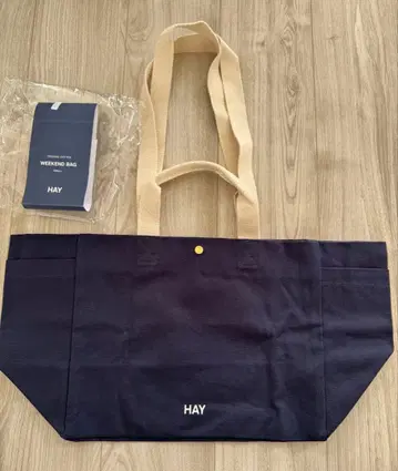 미사용 새상품 HAY WEEKEND BAG SMALL 네이비 navy