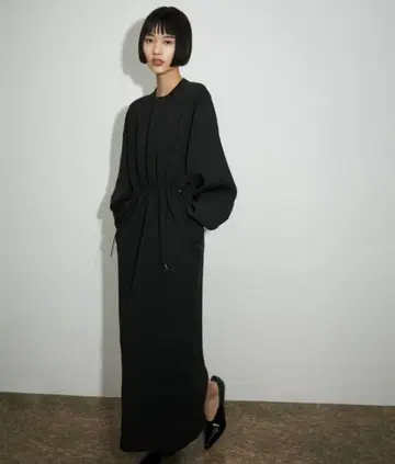 ADAM ET ROPE' 형태 니트 원피스