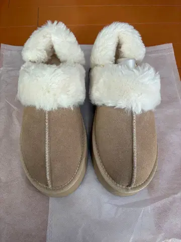 통굽 무스탕 2way 샌들 베이지