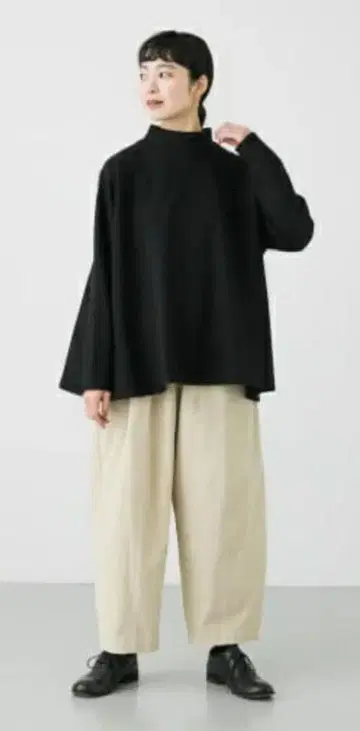 카구레 울 텐트 풀오버 블랙