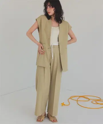 베이지 스커트 셋업