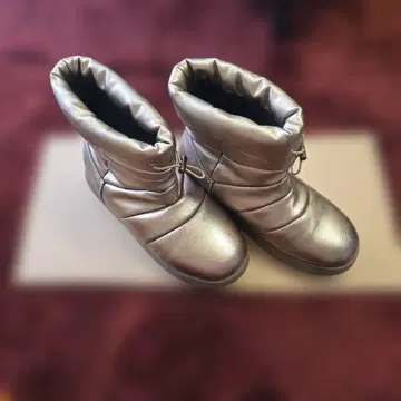 합성 피혁 부츠