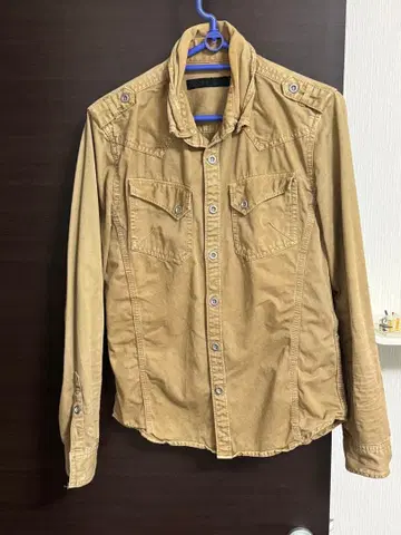 베이지 버튼 셔츠 사이즈 44