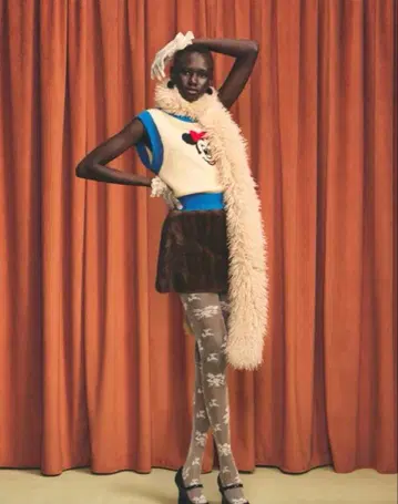 ZARA의 Disney 콜라보 머플러