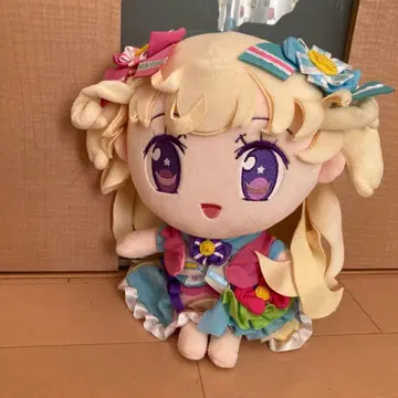 유메카와 유이 봉제 인형 옷 갈아입기