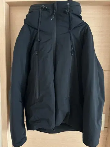 블랙 다운 자켓 후드 부착