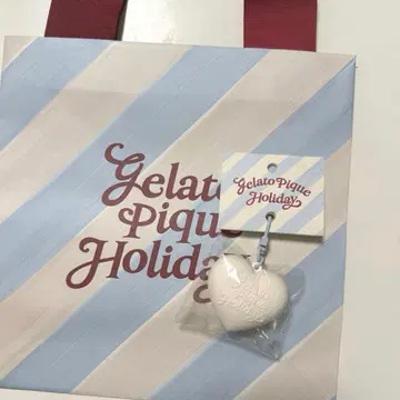 젤라또피케 팝업 스토어 참 하트 화이트