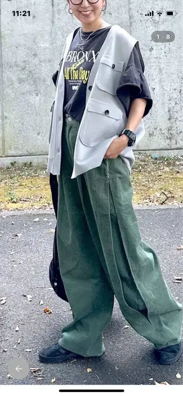 그레이 포켓 부착 베스트