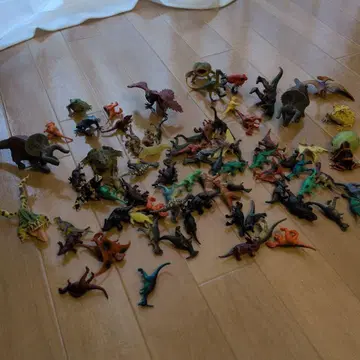 공룡 피규어 개구리 피규어