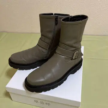 HIMIKO 트랙 밑창 하프 부츠 23.5cm