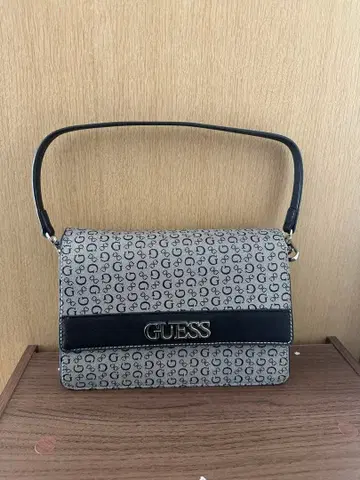GUESS 숄더백 그레이 로고 프린트