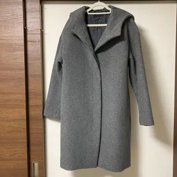 유니클로 후드 부착 그레이 롱 코트 그레이 S 사이즈 새상품급