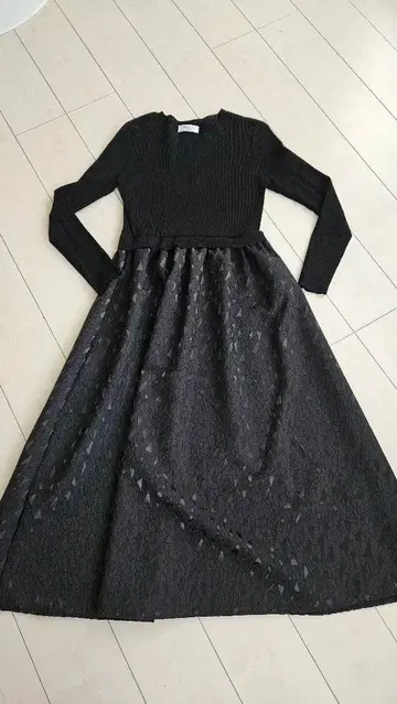 오파크 클립 도킹 원피스 M 사이즈