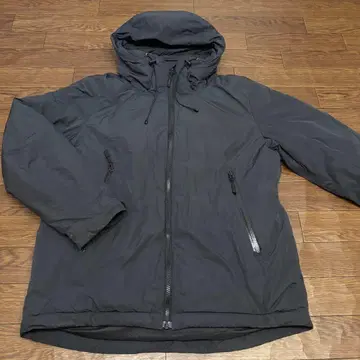 블랙 후드 부착 다운 자켓