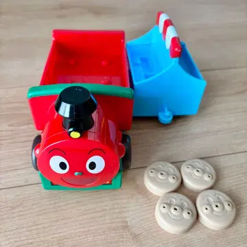 SL만과 부속의 빵 왜건과 호빵맨의 빵 4개만