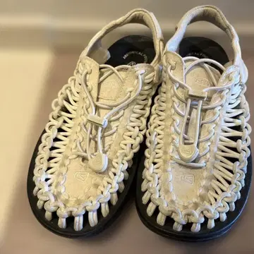 KEEN 유니크 화이트 24.5cm