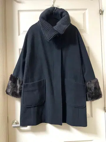 미들 기장 울 100% 소매 퍼 코트