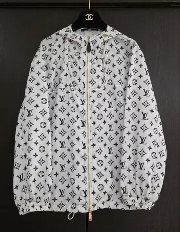 약간의 하자 있음 후드 부착 점퍼