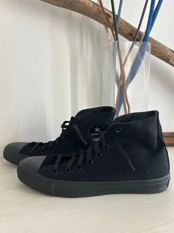 CONVERSE 블랙 하이컷 스니커즈