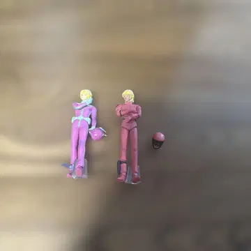 샤아 아즈나블 피규어 2체 세트