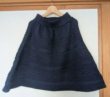 JillStuart 폴리에스테르 니트 플레어 스커트 무릎 기장