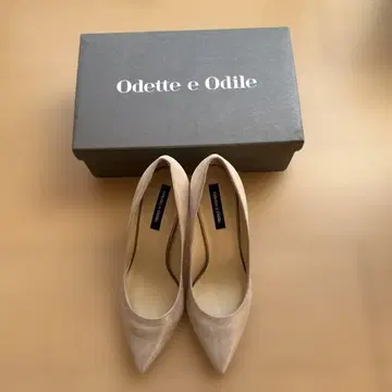 오데트 e 오딜 베이지 하이힐 골드