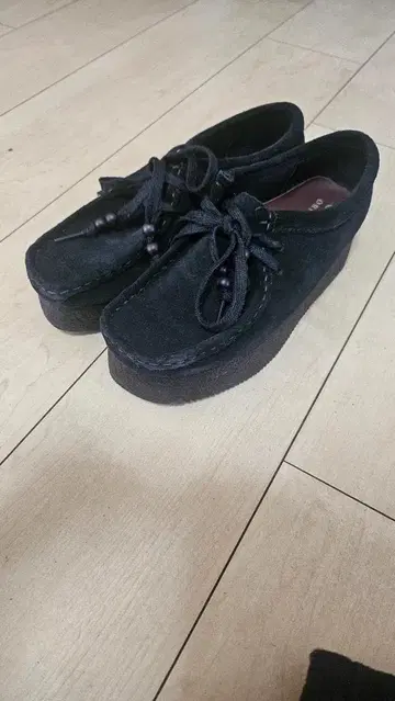 CLARKS ORIGINALS 왈라비 통굽