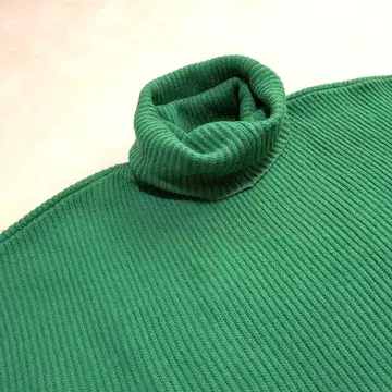 Mila Owen 그린 컬러 하이넥 니트 스웨터 O 사이즈 미사용 새상품