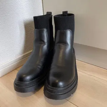 GU 리브 니트 삭스 부츠