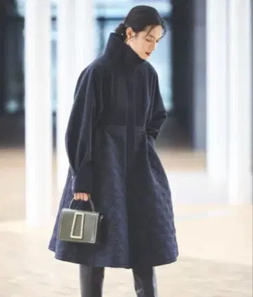 네이비 퀼팅 하이넥 롱 코트