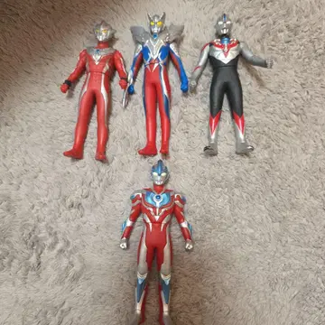 울트라맨 피규어 세트 4체