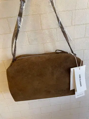 LOW CLASSIC 스웨이드 숄더백 브라운