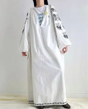 SALE [빈티지] 우크라이나 자수 원피스 화이트 블랙