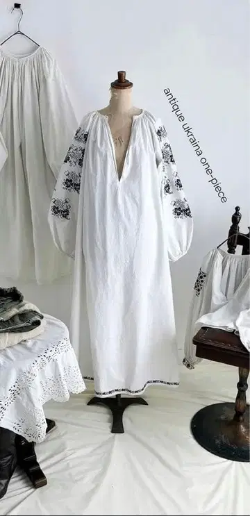 SALE [빈티지] 우크라이나 자수 원피스 화이트 블랙