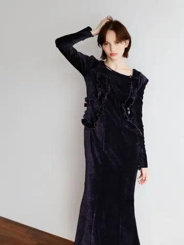 벨티드 벨루어 프릴 원피스